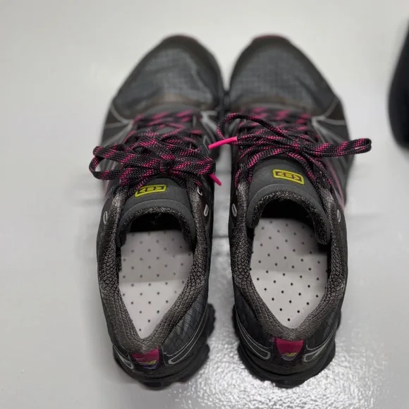 New Balance WT1010v2 Trail Running Shoes Women’s 7.5 Gray Pink Vibram - Picture 13 of 14